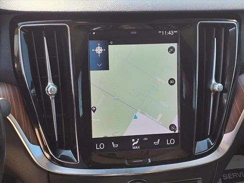 Used 2021 Volvo S60 T5 Momentum image 4