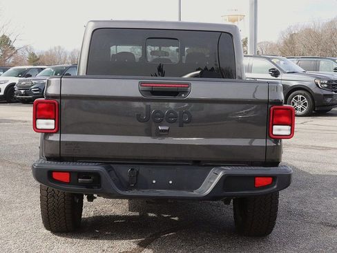 Used 2024 Jeep Gladiator Sport image 6