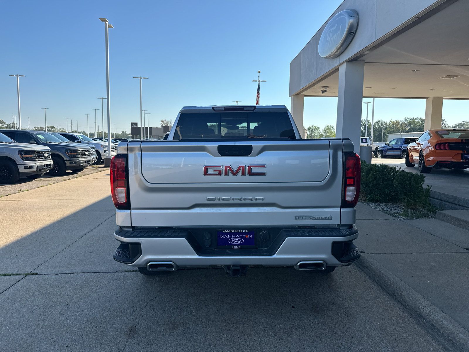 Used 2021 GMC Sierra 1500 Elevation w/ Preferred Package AWD/4WD image 16