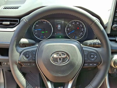 Used 2022 Toyota RAV4 SE image 23