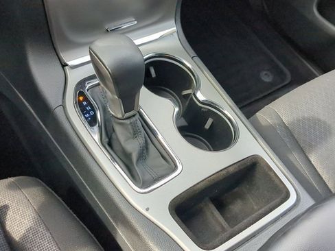 Used 2018 Jeep Grand Cherokee Laredo image 19