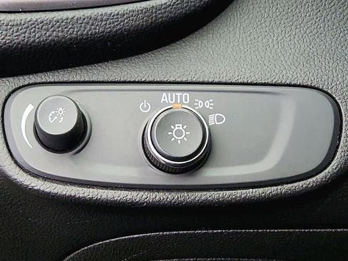 Used 2021 Chevrolet Trax LT image 28