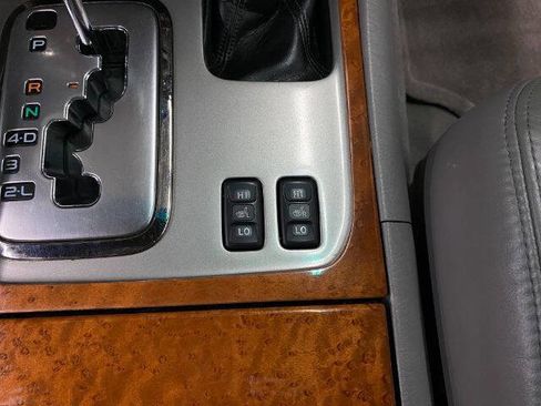 Used 2005 Lexus LX 470 4WD image 34