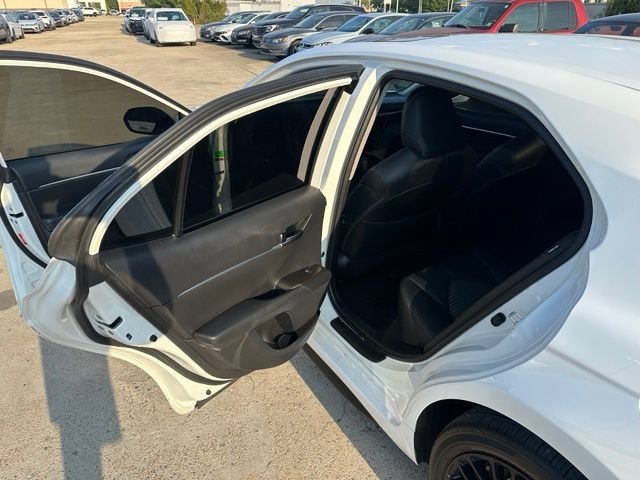 Used 2023 Toyota Camry SE w/ Convenience Package FWD image 15