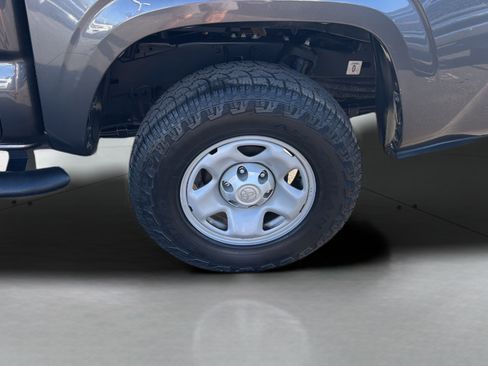 Used 2016 Toyota Tacoma SR5 w/ Towing Package RWD image 37