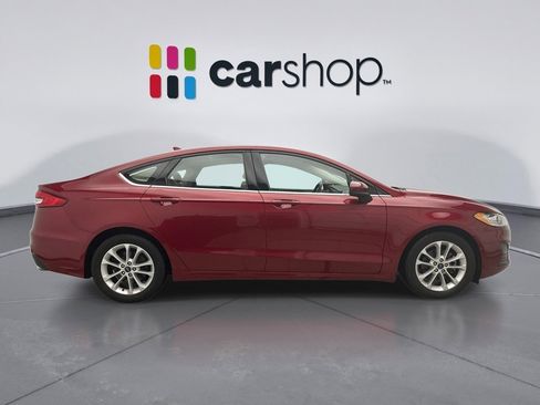 Used 2019 Ford Fusion SE image 3