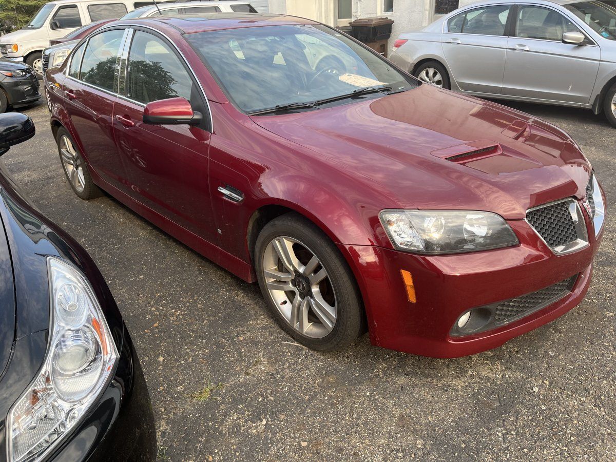 Used 2009 Pontiac G8 w/ Premium Package RWD image 1