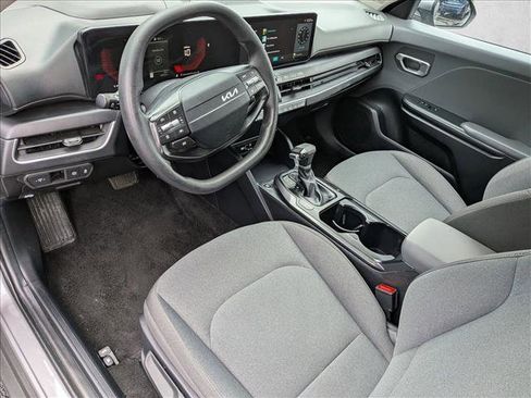 Used 2025 Kia K4 LXS image 10