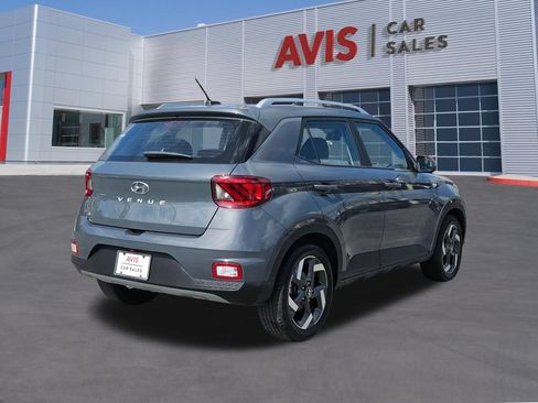Used 2025 Hyundai Venue SEL FWD image 6