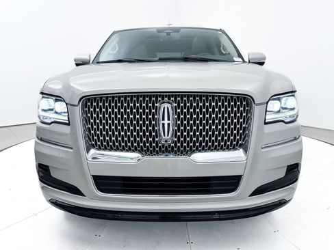 Used 2022 Lincoln Navigator Reserve image 15