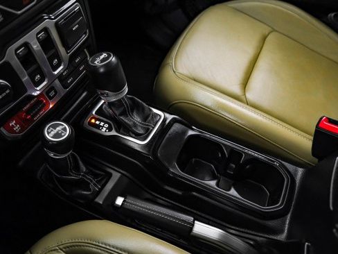 Used 2018 Jeep Wrangler Rubicon AWD/4WD image 21