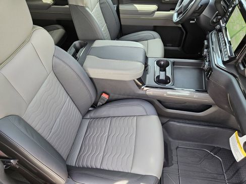 New 2026 Chevrolet Silverado 2500 ZR2 AWD/4WD image 18