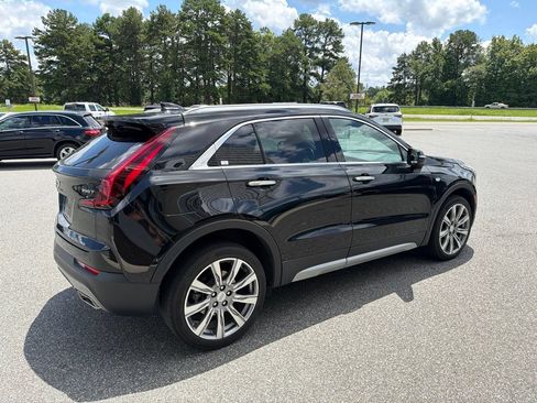 Used 2023 Cadillac XT4 Premium Luxury w/ Technology Package FWD image 10