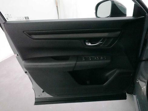 Certified 2025 Honda CR-V EX image 10