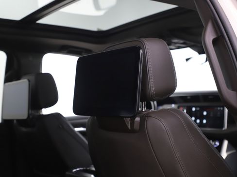 Used 2022 GMC Yukon XL Denali w/ Denali Ultimate Package image 14