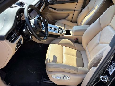 Certified 2022 Porsche Macan S image 20
