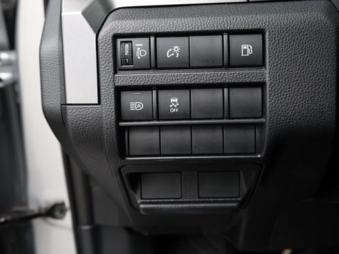 Used 2025 Toyota 4Runner SR5 AWD/4WD image 29