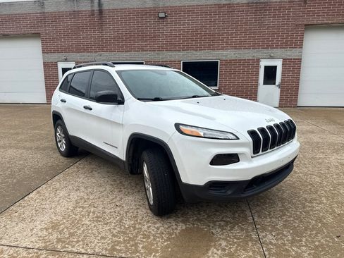 Used 2016 Jeep Cherokee Sport AWD/4WD image 3