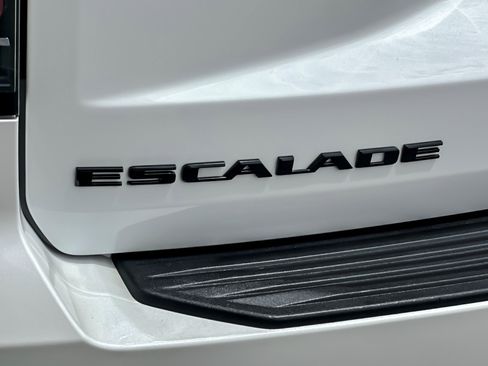 Used 2024 Cadillac Escalade ESV Sport Platinum w/ LPO, ONYX Package AWD/4WD image 29