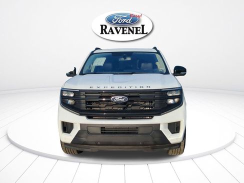 Used 2025 Ford Expedition Active RWD image 9
