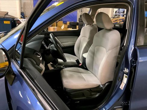 Used 2017 Subaru Forester 2.5i w/ Alloy Wheel Package AWD/4WD image 8