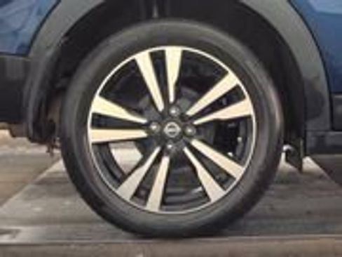 Used 2019 Nissan Kicks SV image 18