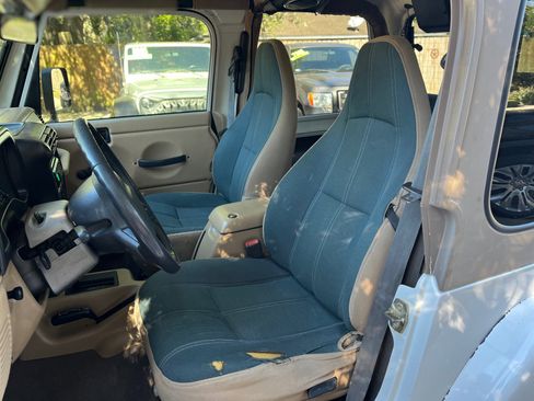 Used 1999 Jeep Wrangler Sahara image 17