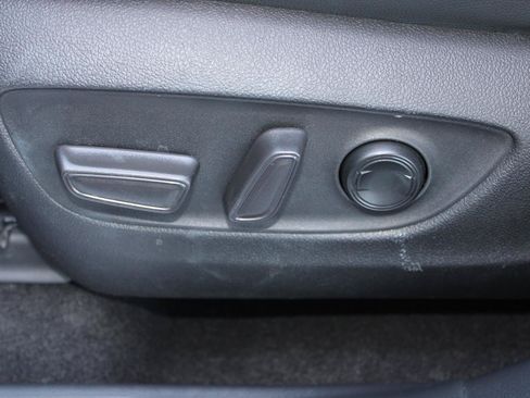 Used 2023 Toyota Highlander Limited FWD image 33