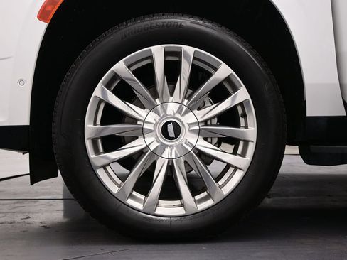 Used 2022 Cadillac Escalade Premium Luxury AWD/4WD image 43