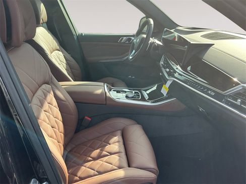 New 2026 BMW X5 xDrive40i w/ Climate Comfort Package image 15