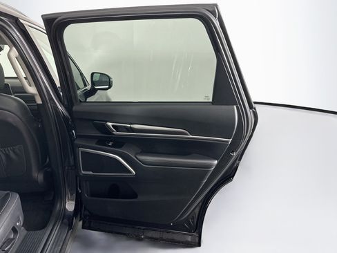 Used 2025 Kia Telluride S FWD image 33