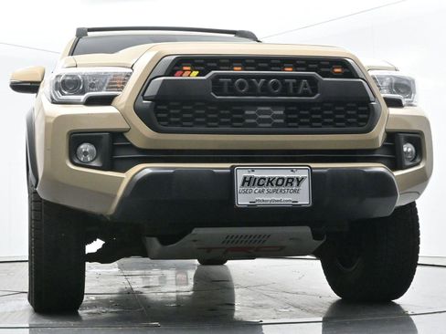 Used 2019 Toyota Tacoma TRD Off-Road w/ Technology Package AWD/4WD image 44