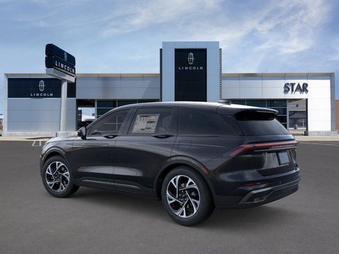 New 2026 Lincoln Nautilus Premier w/ Jet Appearance Package AWD/4WD image 4