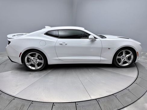 Used 2017 Chevrolet Camaro SS image 6