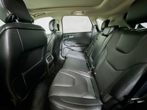 Used 2018 Ford Edge Titanium w/ Equipment Group 301A AWD/4WD image 28