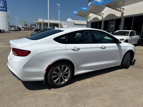 Used 2015 Chrysler 200 S w/ Navigation & Sound Group I FWD image 5