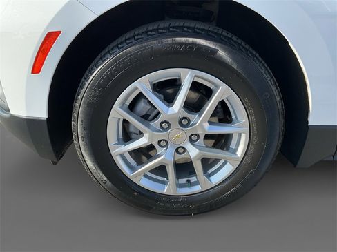 Used 2022 Chevrolet Equinox LT w/ Driver Convenience Package image 14