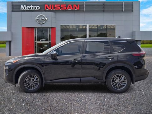 Used 2025 Nissan Rogue S FWD image 3