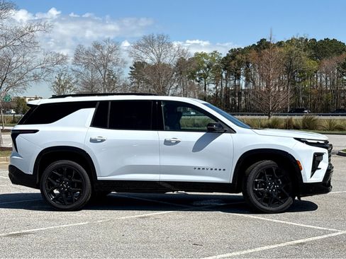 New 2026 Chevrolet Traverse RS FWD image 24