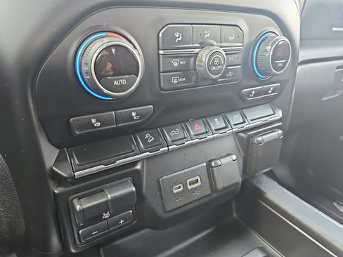 Used 2022 Chevrolet Silverado 1500 LT Trail Boss w/ Convenience Package II image 15