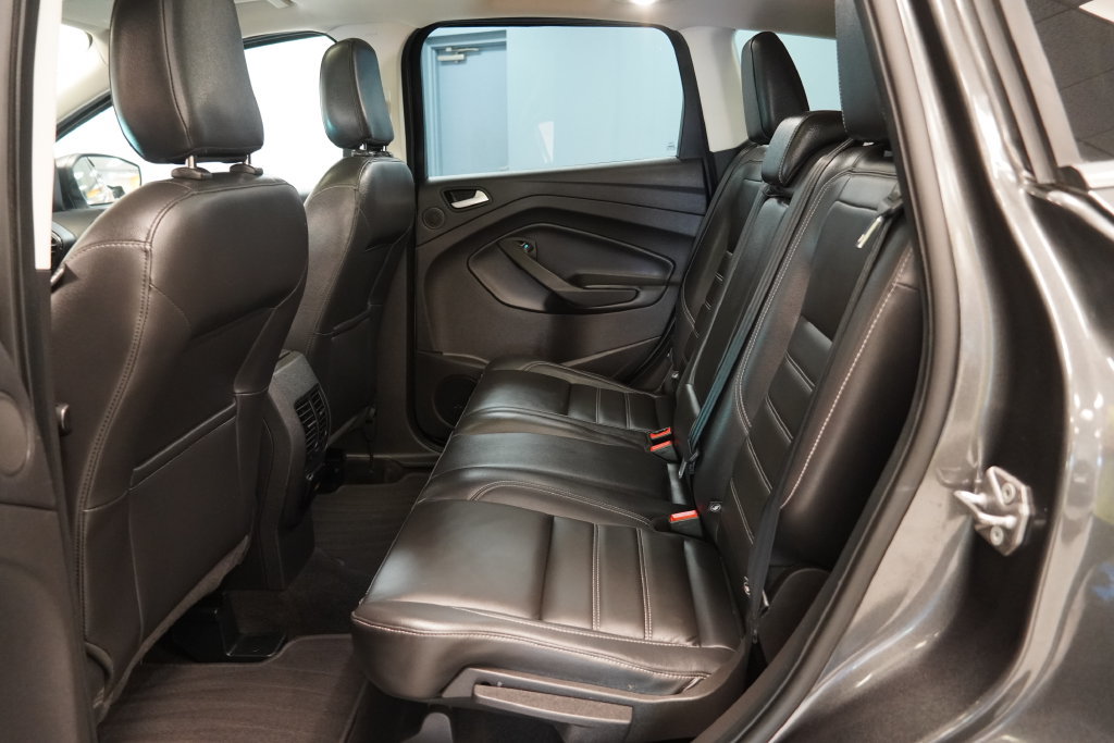 Used 2018 Ford Escape Titanium w/ Ford Safe & Smart Package AWD/4WD image 28