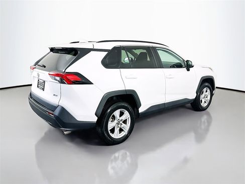 Used 2020 Toyota RAV4 XLE image 7