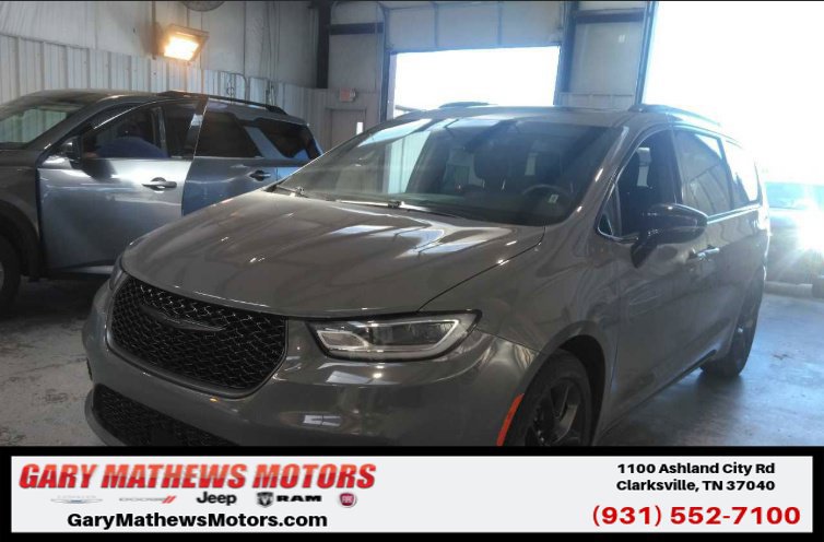 Used 2025 Chrysler Pacifica Limited FWD image 1