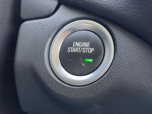 Used 2021 Chevrolet Equinox LT image 17