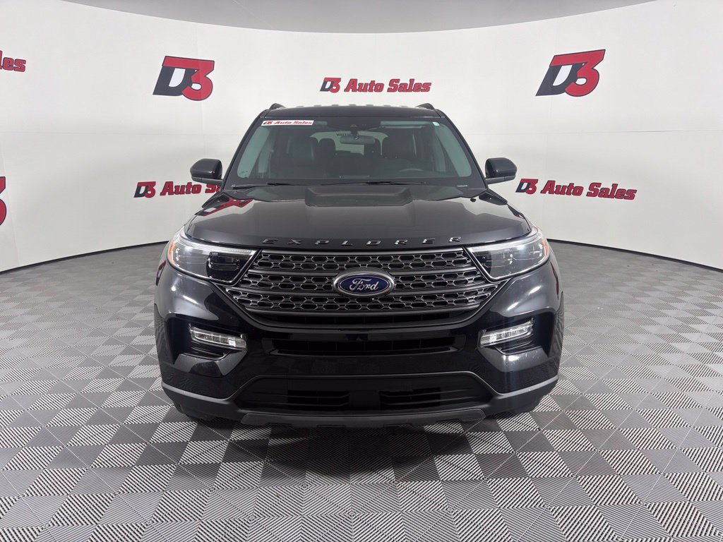 Used 2024 Ford Explorer XLT w/ Equipment Group 202A AWD/4WD image 11