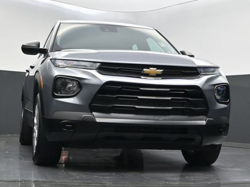 Used 2022 Chevrolet TrailBlazer LS w/ LPO, Blackout Package AWD/4WD image 32