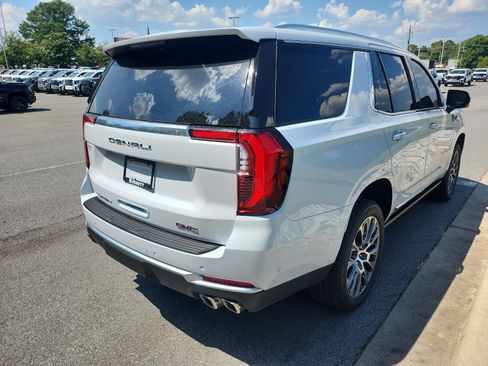 Used 2026 GMC Yukon Denali w/ Sun & Power Step Package AWD/4WD image 3