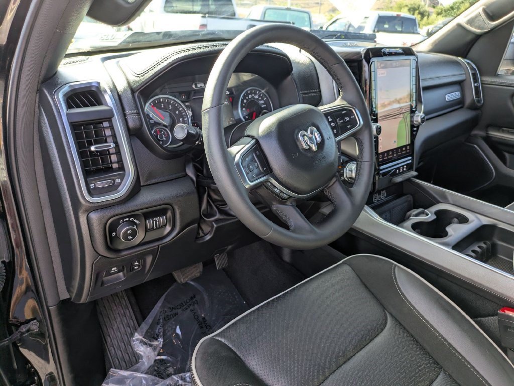Used 2025 RAM 1500 Laramie w/ Sport Appearance Package AWD/4WD image 13