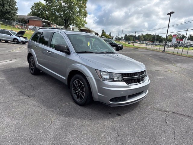 Used 2018 Dodge Journey SE w/ Popular Equipment Group FWD image 2