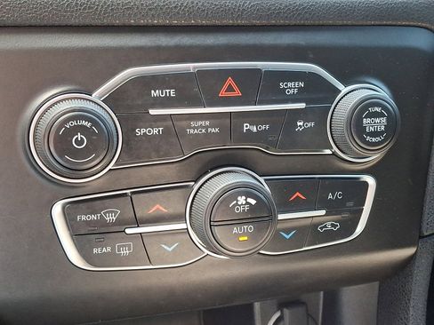 Used 2021 Dodge Charger SXT w/ Driver Convenience Group AWD/4WD image 15